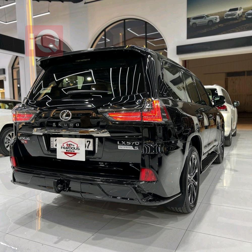 Lexus LX